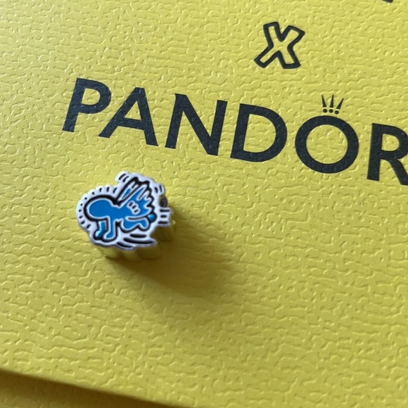 Keith Haring™ x Pandora Radiant Angel Charm - Picture 5 of 5